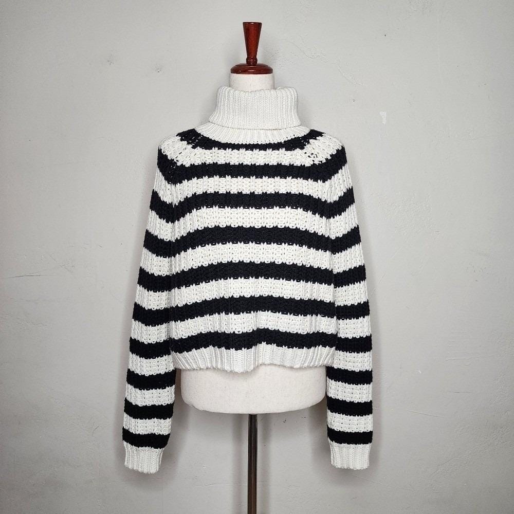 Forever 21 Striped Black and Cream Turtleneck Sweater Size Large